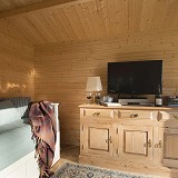 SUMMER HOUSE WITH RELAXING WITH WIFI, TV AND DVD PLAYER